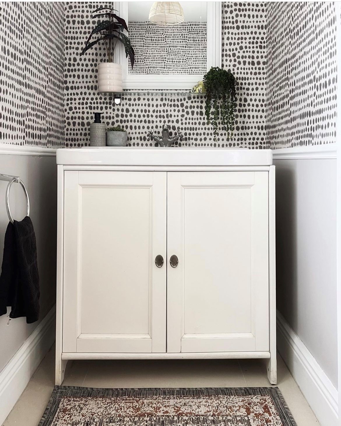 Can You Wallpaper A Bathroom?